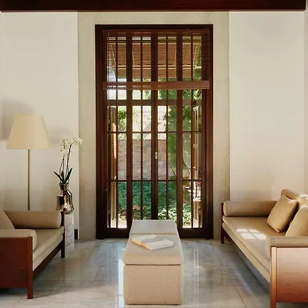 Amanruya Hotel