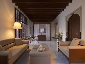 Amanruya Hotel